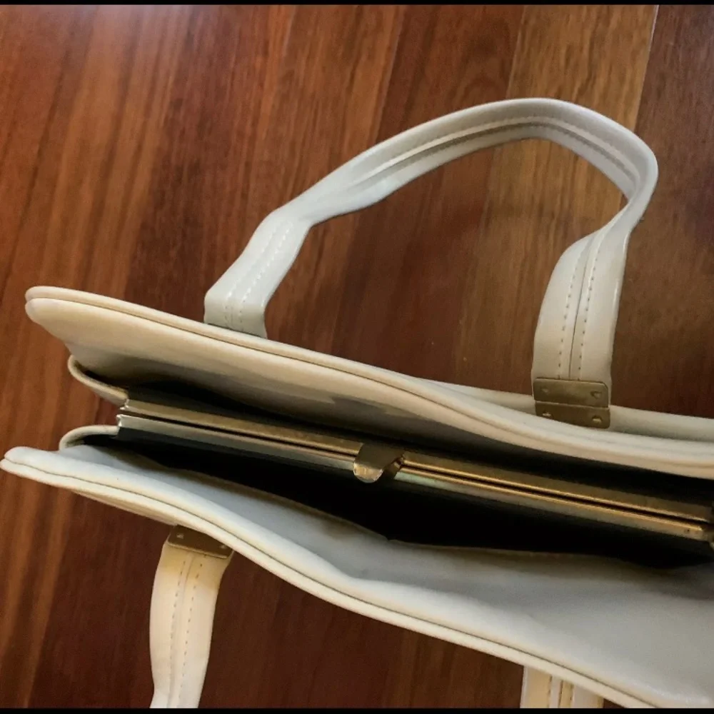 Vintage 1960s Carpet Bag Needlepoint Floral Handbag - Picture 7 of 11